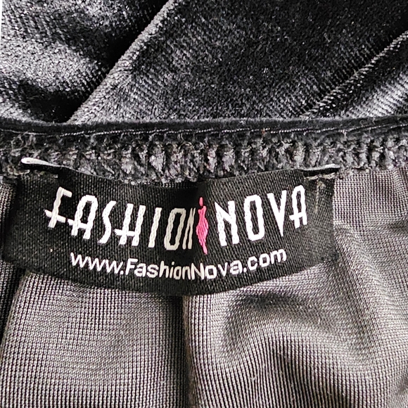 FASHION NOVA Charcoal Velvet Mini Dress. Size: Small - Picture 11 of 14